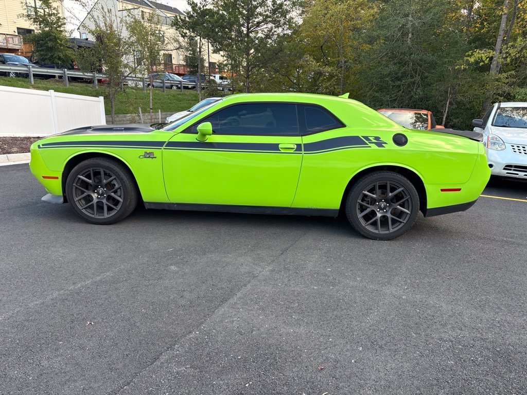 Used 2015 Pearl Dodge R/T image 8