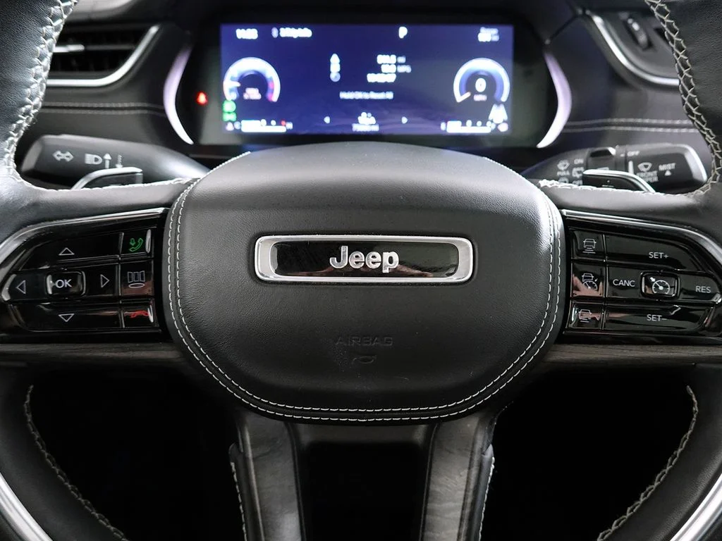 Certified Used 2022 Diamond Black Jeep Overland image 23