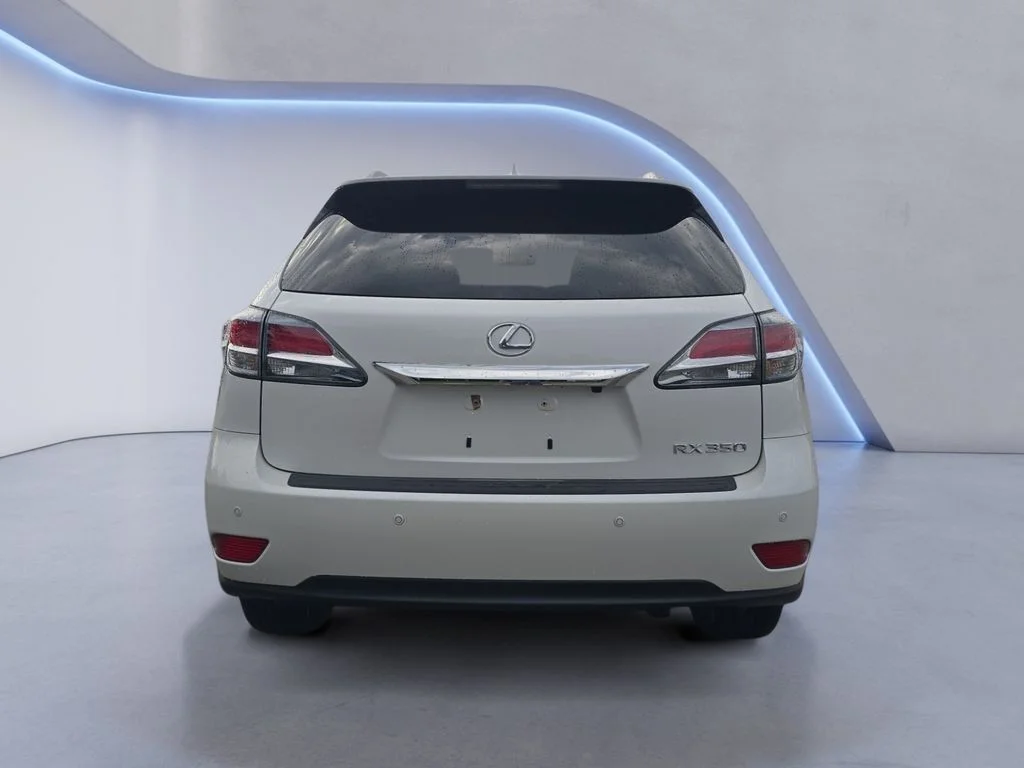Used 2014 Starfire Pearl Lexus Base image 4