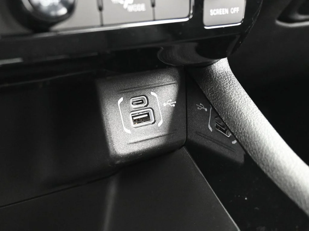 New 2026 Red Hot Pearlcoat Jeep Latitude image 22