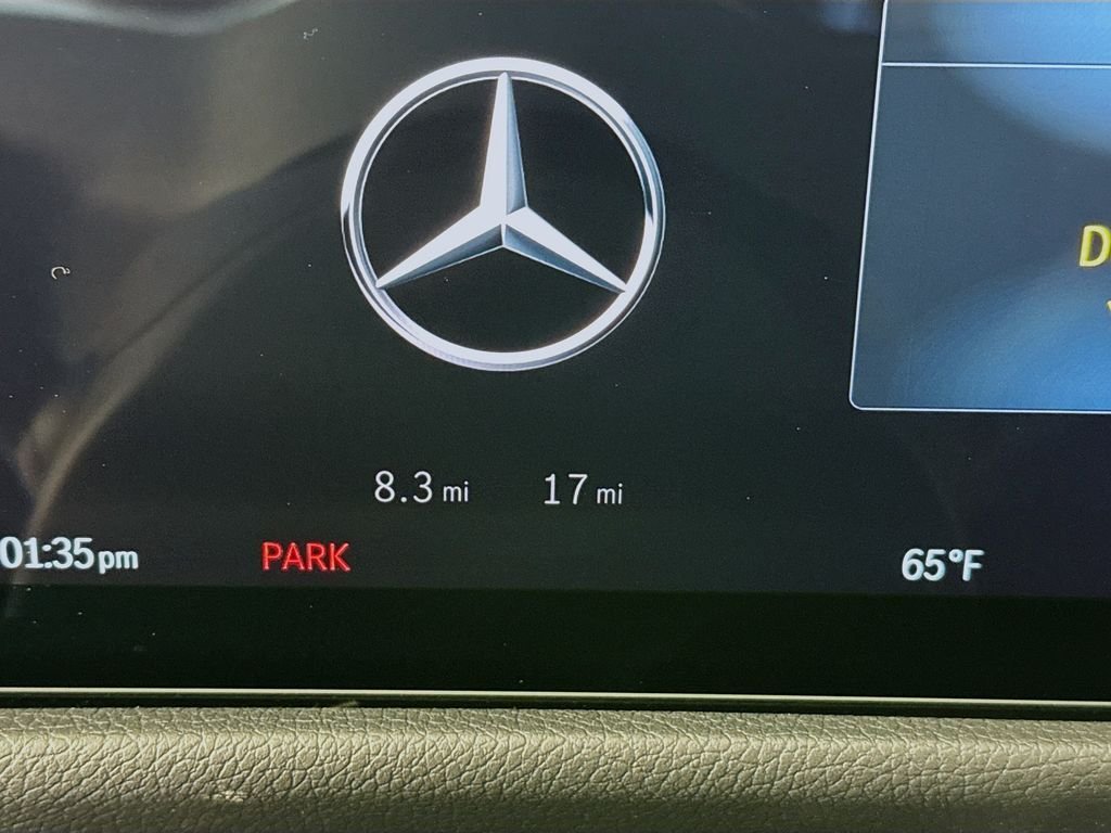 Used 2025 Black Mercedes-Benz GLB 250 image 13