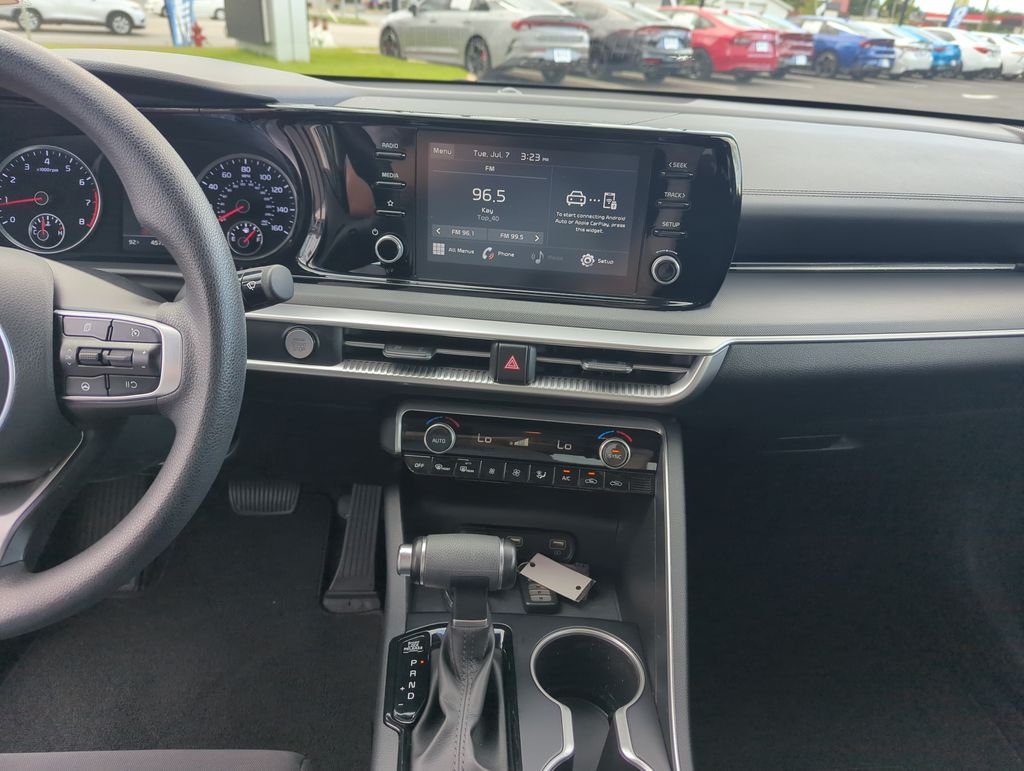 Used 2022 Silver Kia LXS image 25