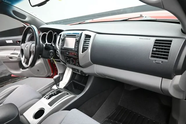 Used 2013 Red Toyota Base image 29