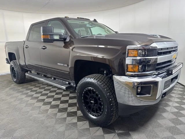2018 Chevrolet Silverado HD LT 4WD Crew Cab Standard Box's photo