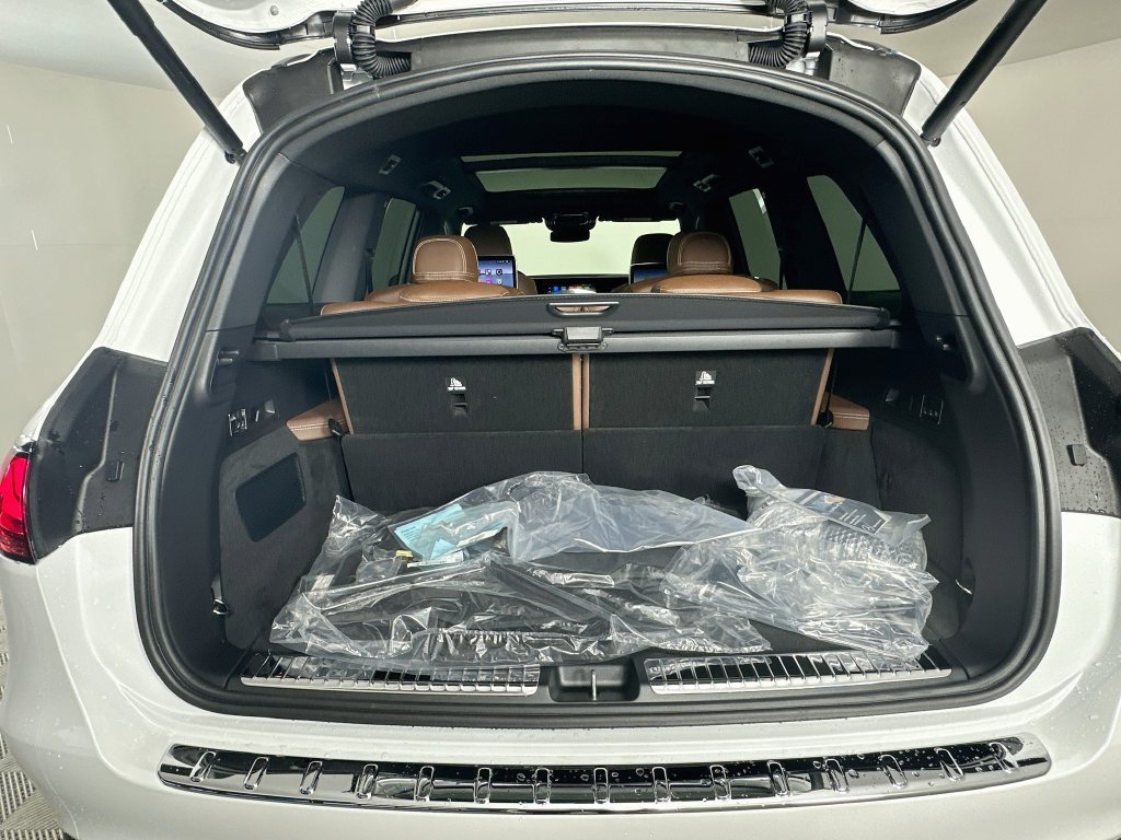 New 2027 MANUFAKTUR Moonlight White Metallic Mercedes-Benz GLS 450 image 63