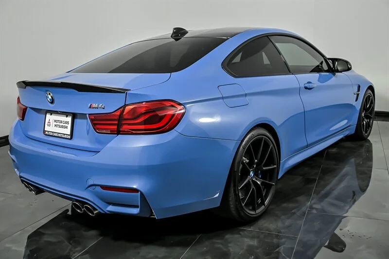 Used 2018 Yas Marina Blue Metallic BMW  image 9