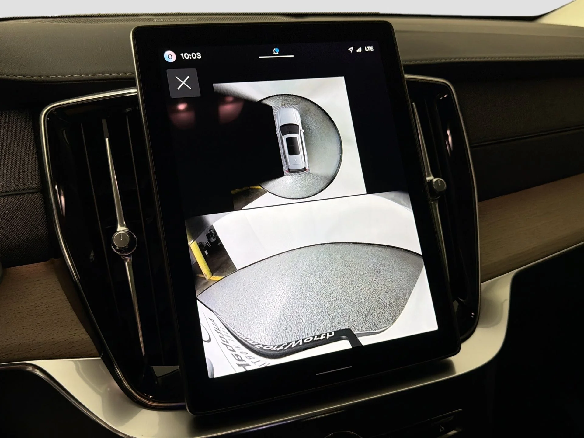 New 2026 Crystal White Volvo Plus image 14
