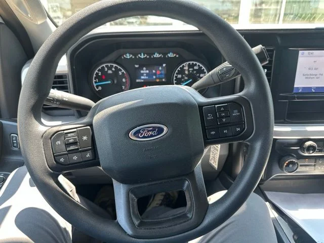 Used 2025 Oxford White Ford XLT image 14