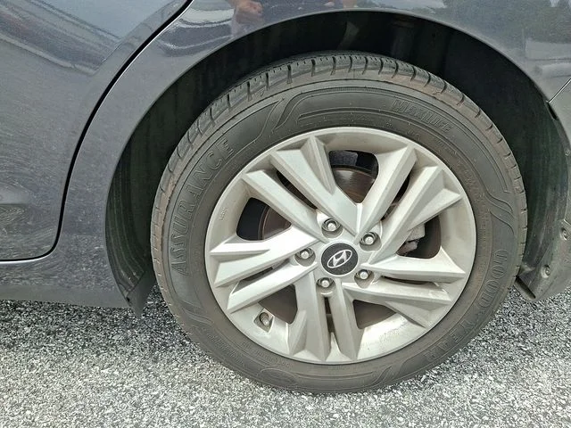 Used 2020 Gray Hyundai Value Edition image 10