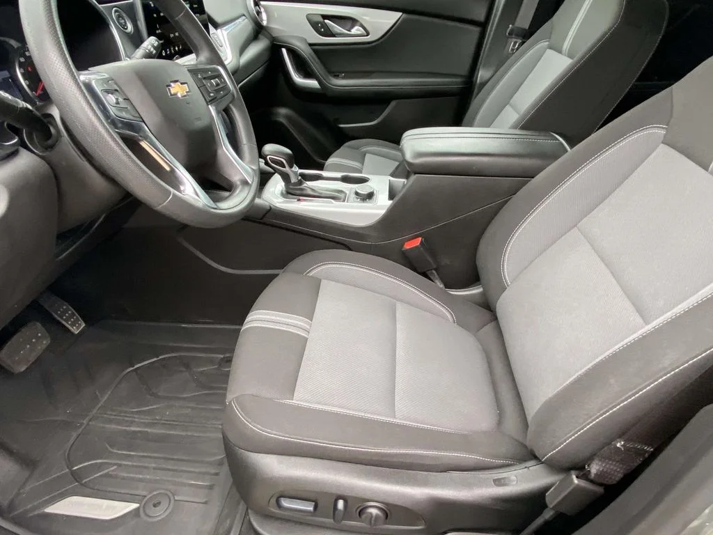 Used 2024 Gray Chevrolet LT image 17