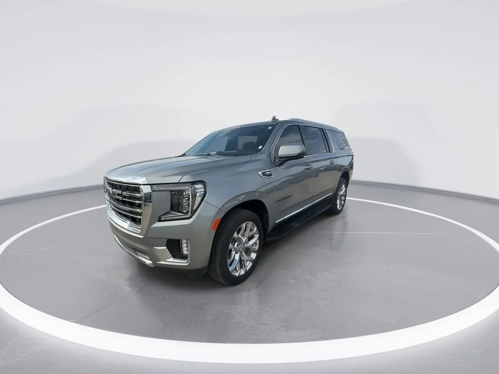 Used 2023 Silver GMC SLT image 4