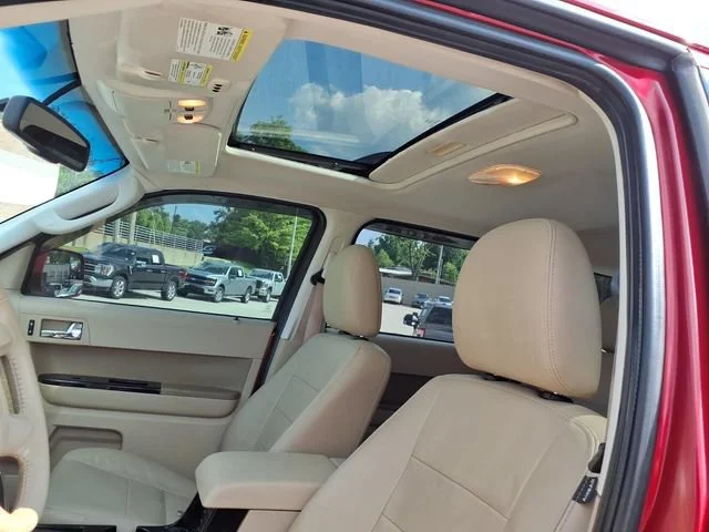 Used 2012  Ford Limited image 16