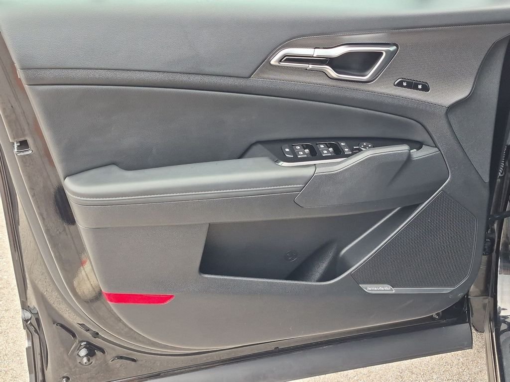 Used 2025 Black Kia SX-Prestige image 12