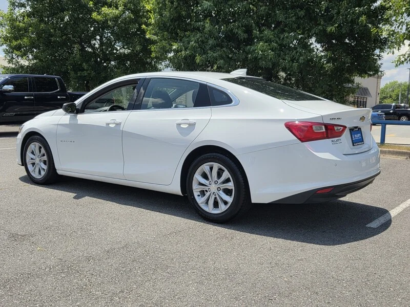Used 2024 Summit White CHEVROLET LT image 3