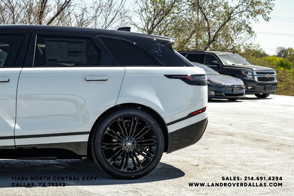 Certified Used 2026 Fuji White Land Rover Dynamic SE image 11