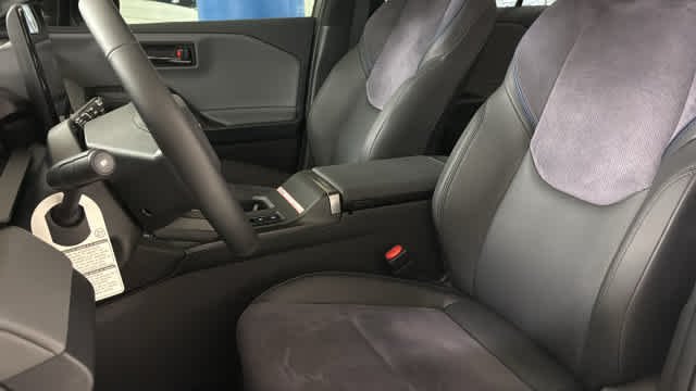 Used 2026 Wind Chill Pearl w/Black Roof Toyota XSE image 26
