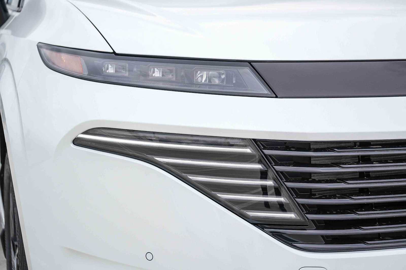 New 2026 Everest White Pearl TriCoat Nissan SV image 4