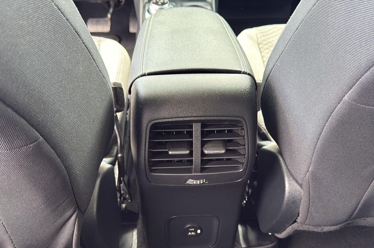 Used 2020 Magnetic Ford SE image 20