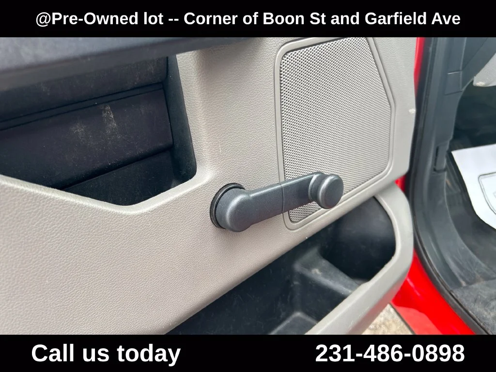 Used 2019 Red Ford XL image 27