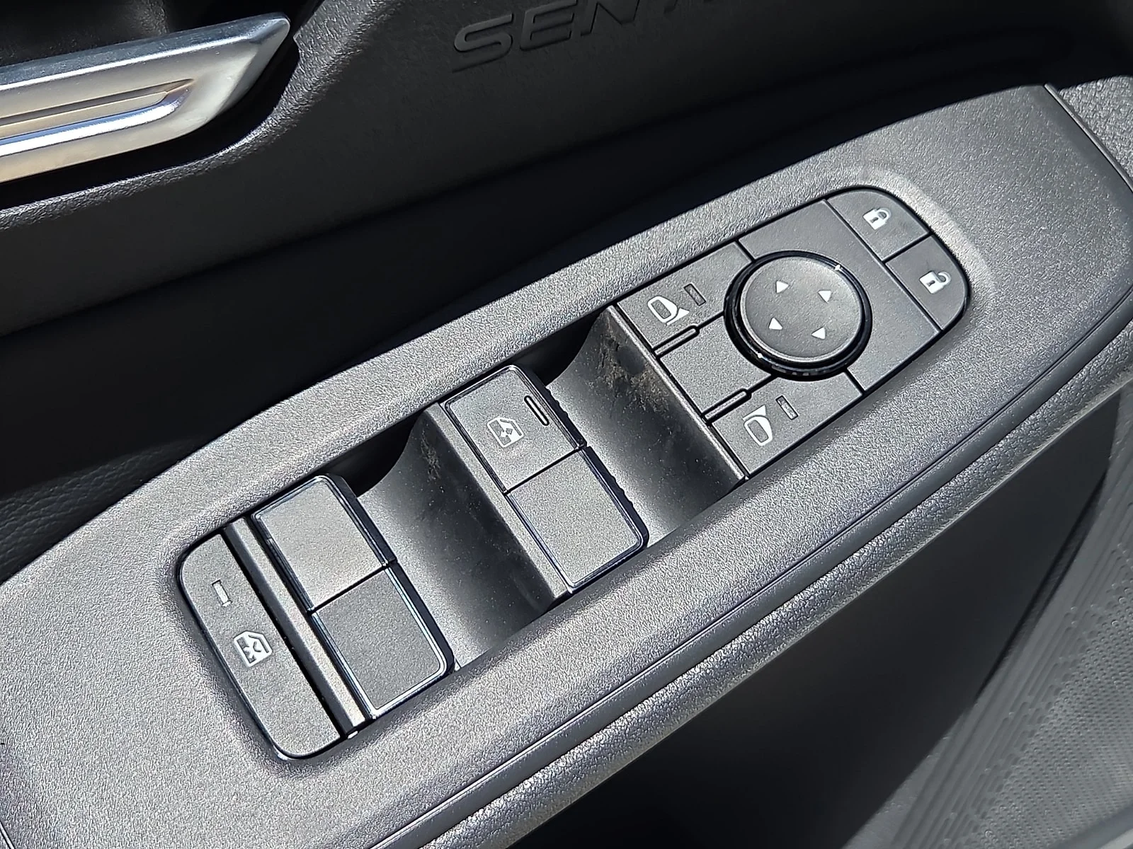 New 2026 QM1 Fresh Powd Nissan SV image 13