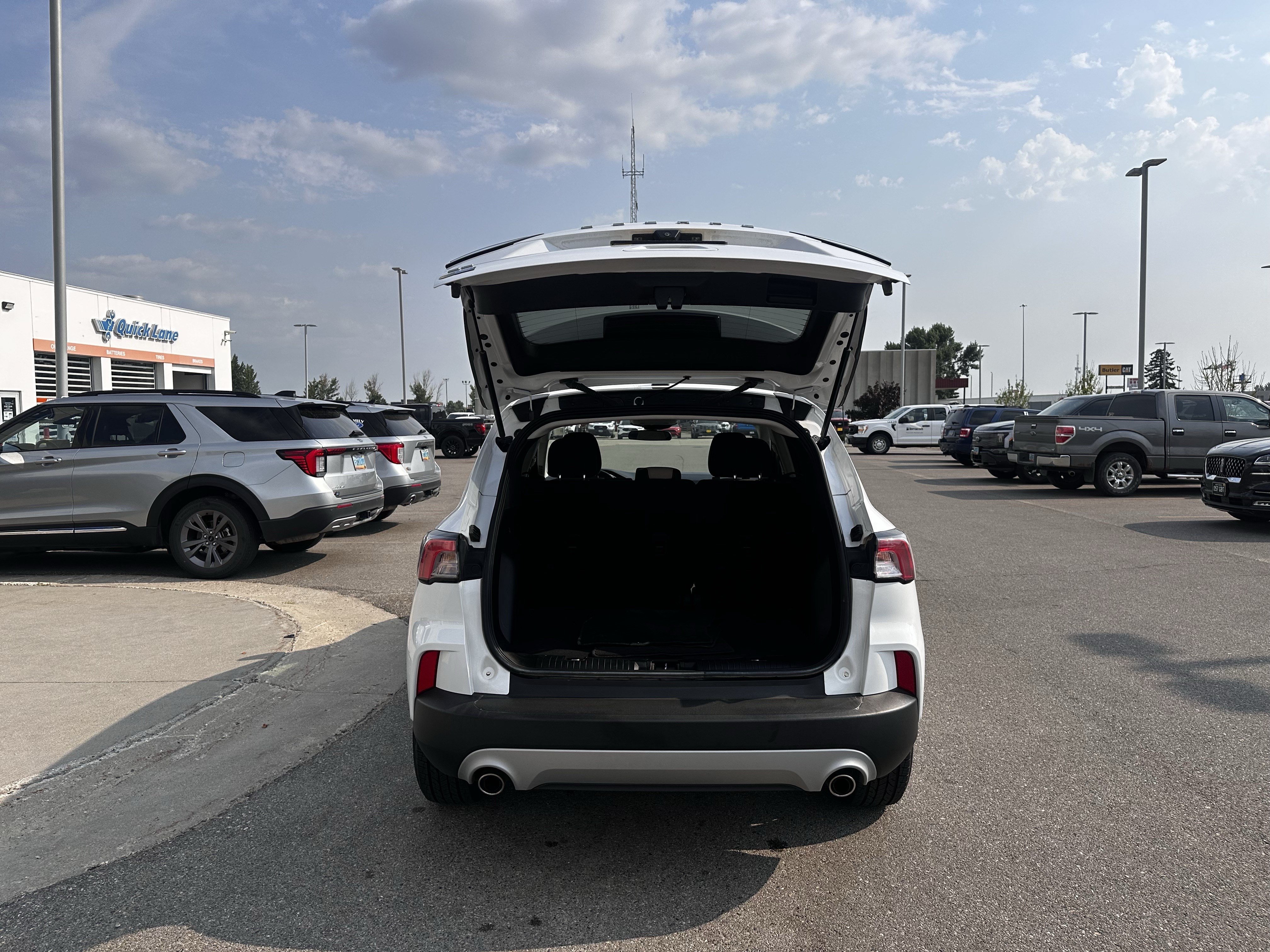 Certified Used 2021 Oxford White Ford SE image 22