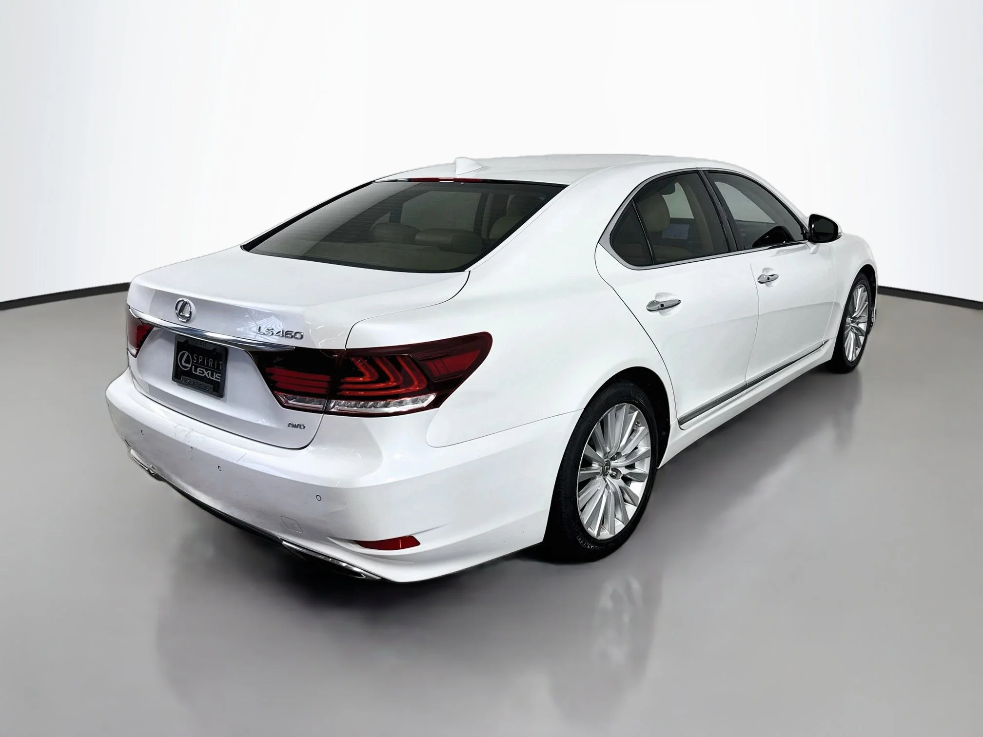 Used 2014 Starfire Pearl Lexus 460 image 7