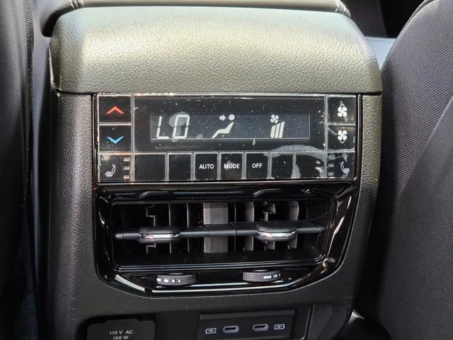 New 2026 Baltic Gray Metallic Clear-Coat Exterior Paint Jeep Limited Reserve image 16