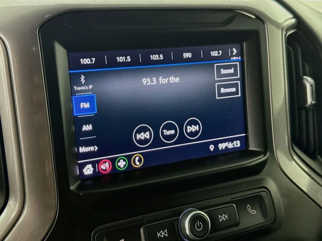 Used 2021 White Chevrolet Custom image 16