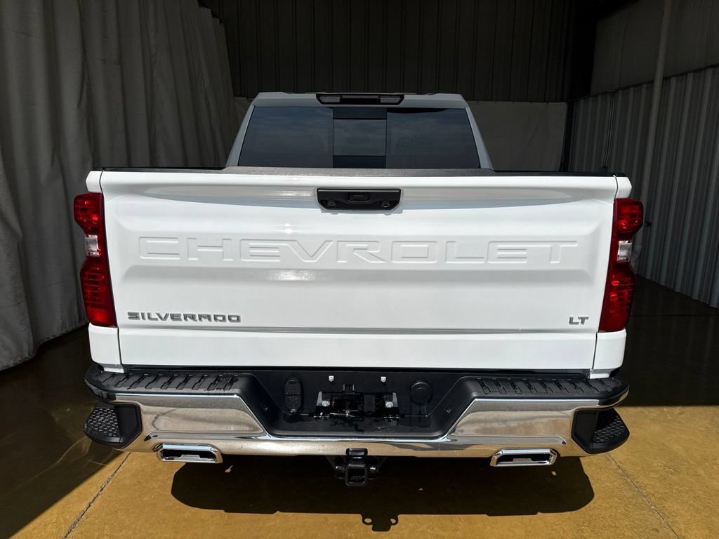 New 2026 Summit White Chevrolet LT image 7