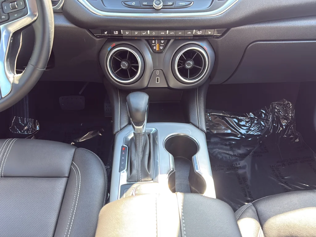 Used 2024 White Chevrolet LT image 18