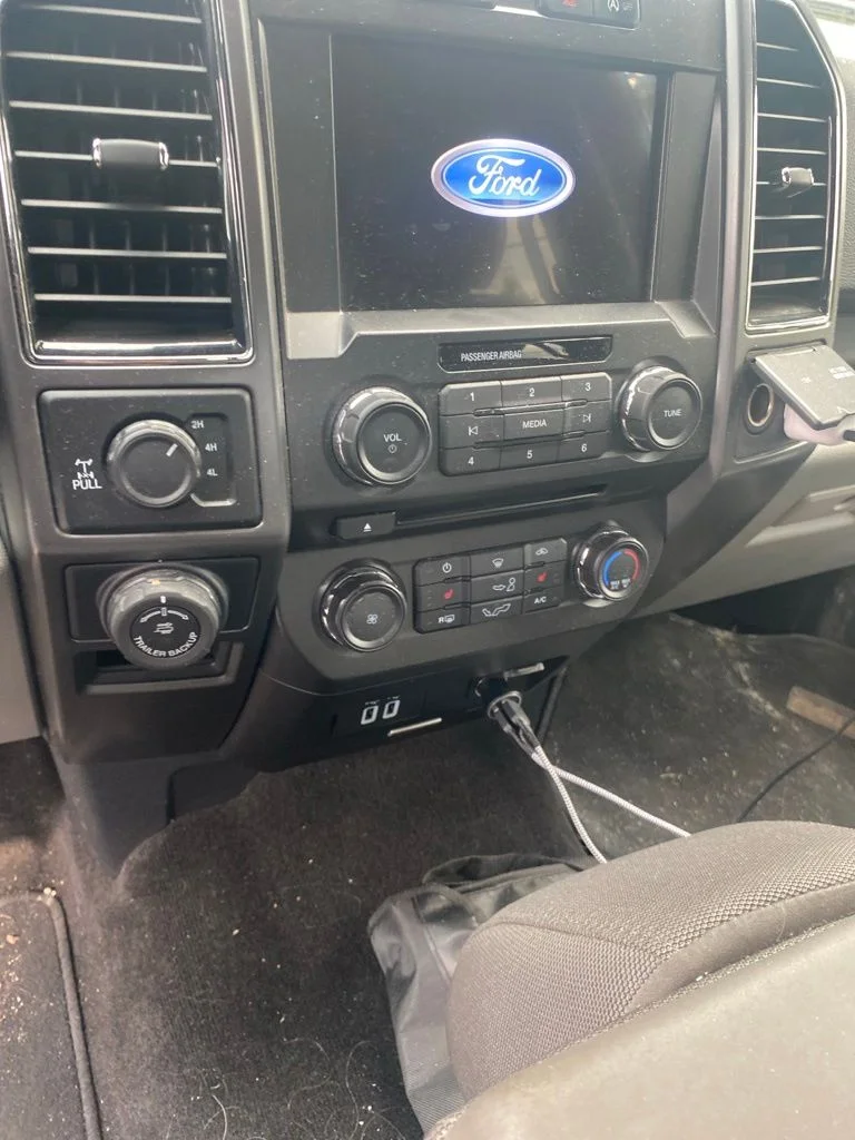 Used 2018 Stone Gray Ford XLT image 9