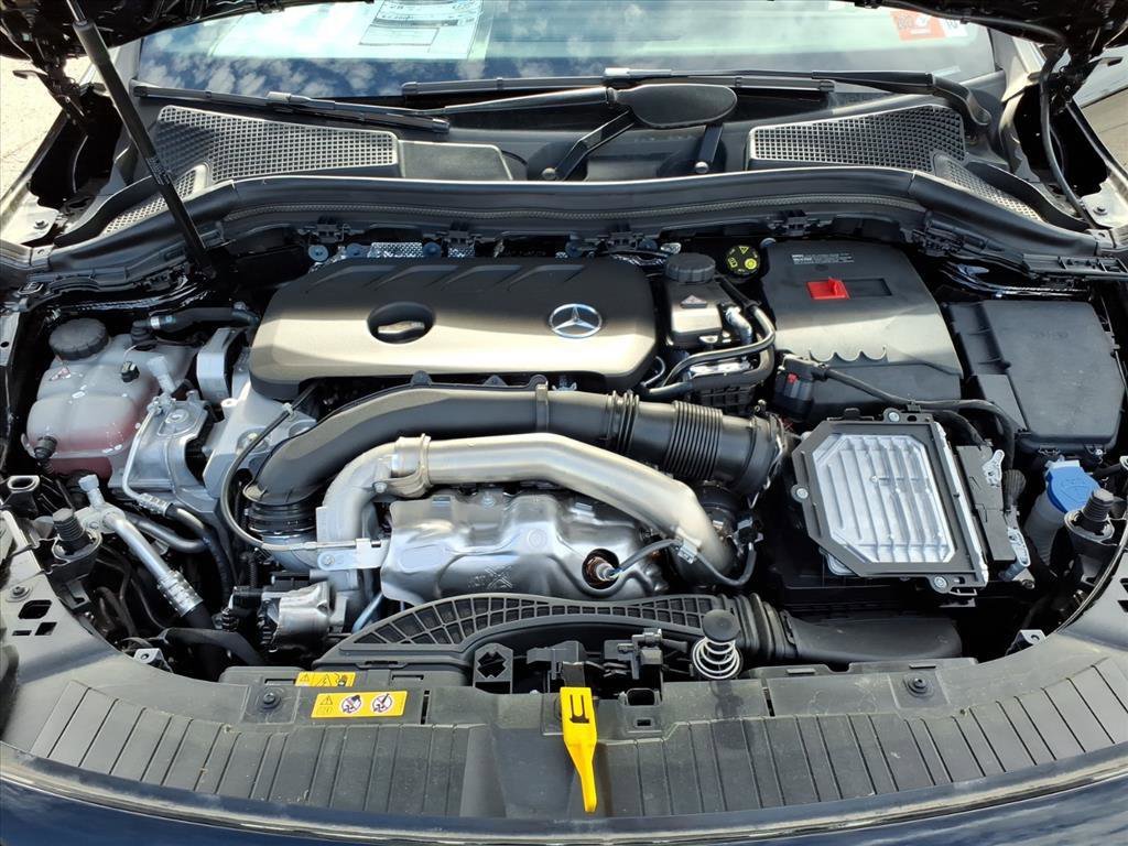 2026 Mercedes Benz GLA 250 4MATIC photo 4