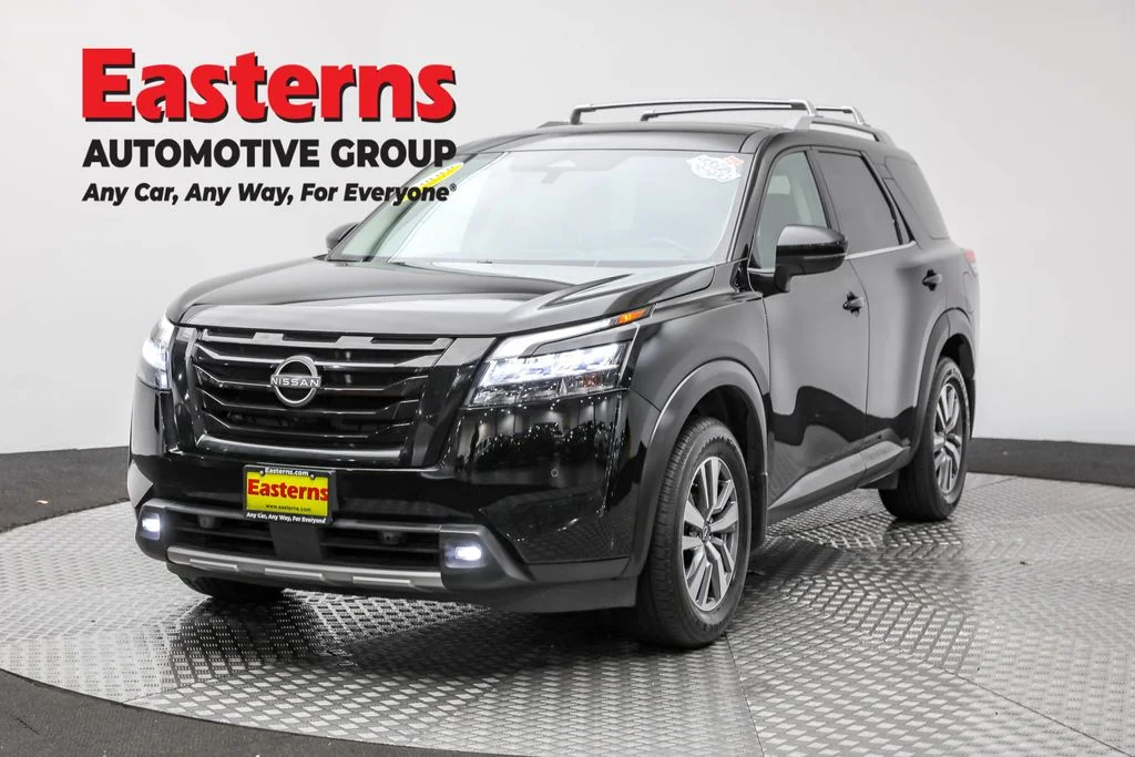 Used 2023 Black Nissan SL image 1