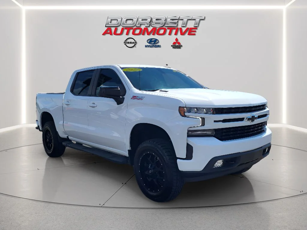 Used 2022 Summit White Chevrolet RST image 4