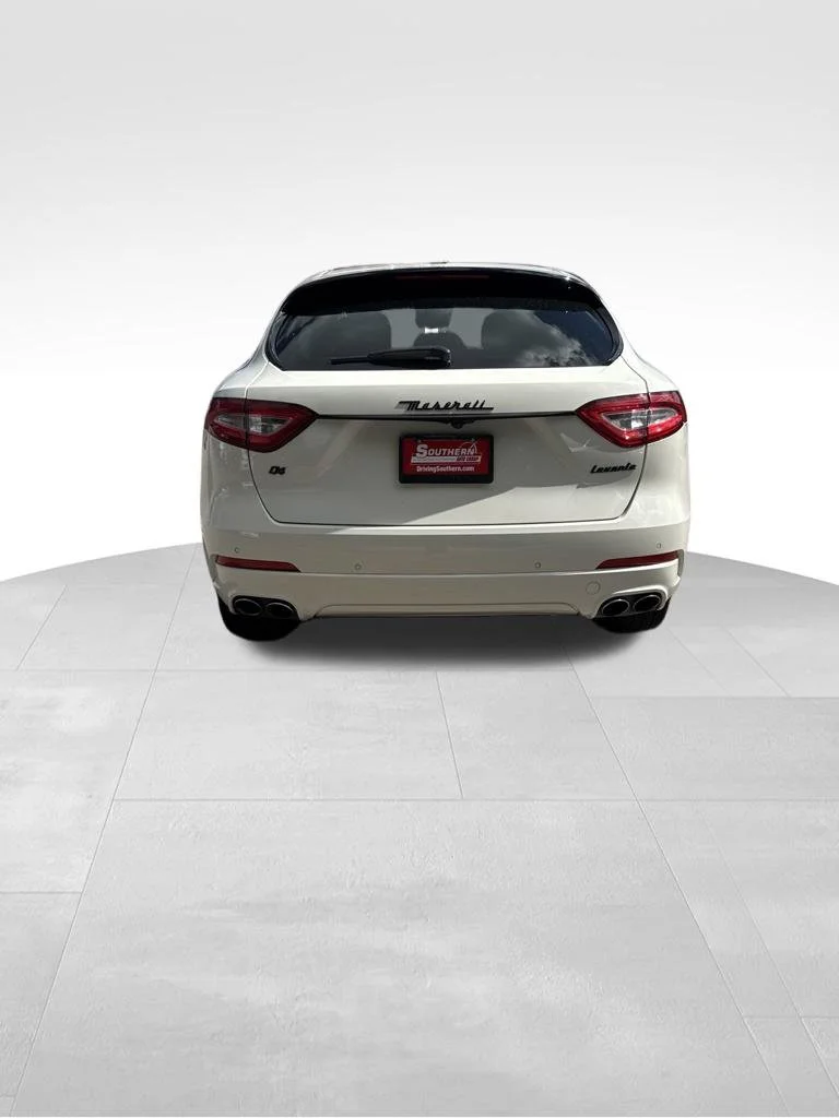 Used 2019 White Maserati Base image 6