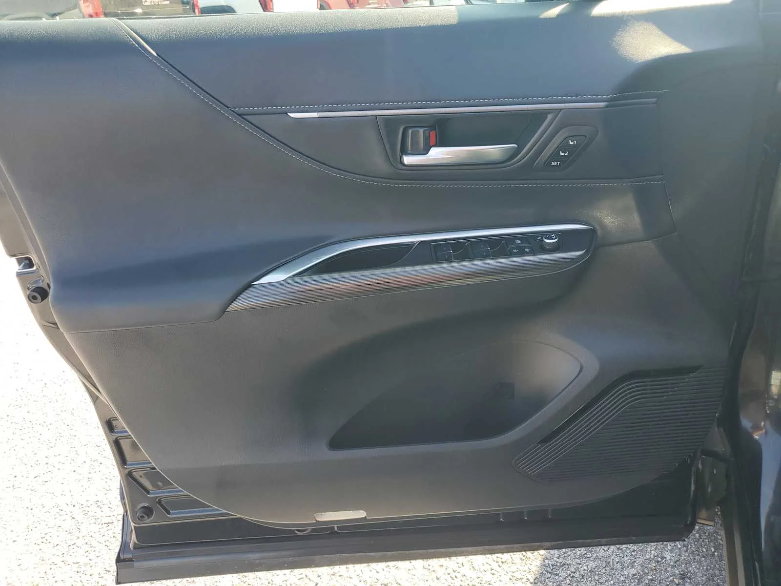 2022 Toyota Venza Limited - Photo 25
