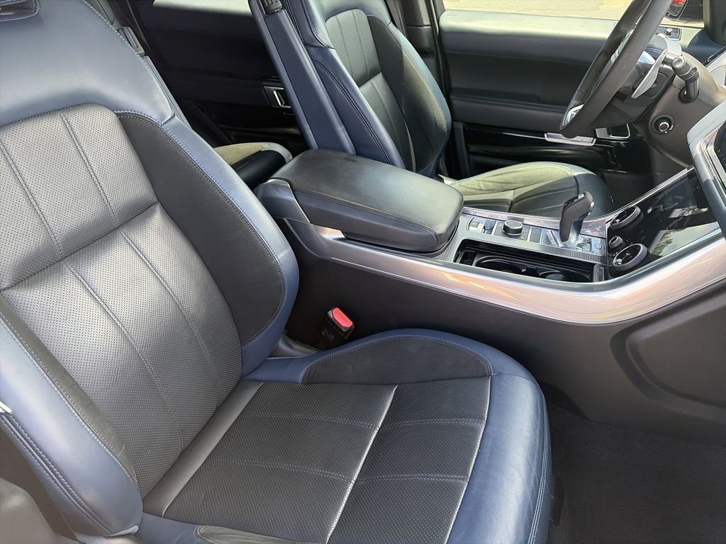 Used 2020  Land Rover HST image 33
