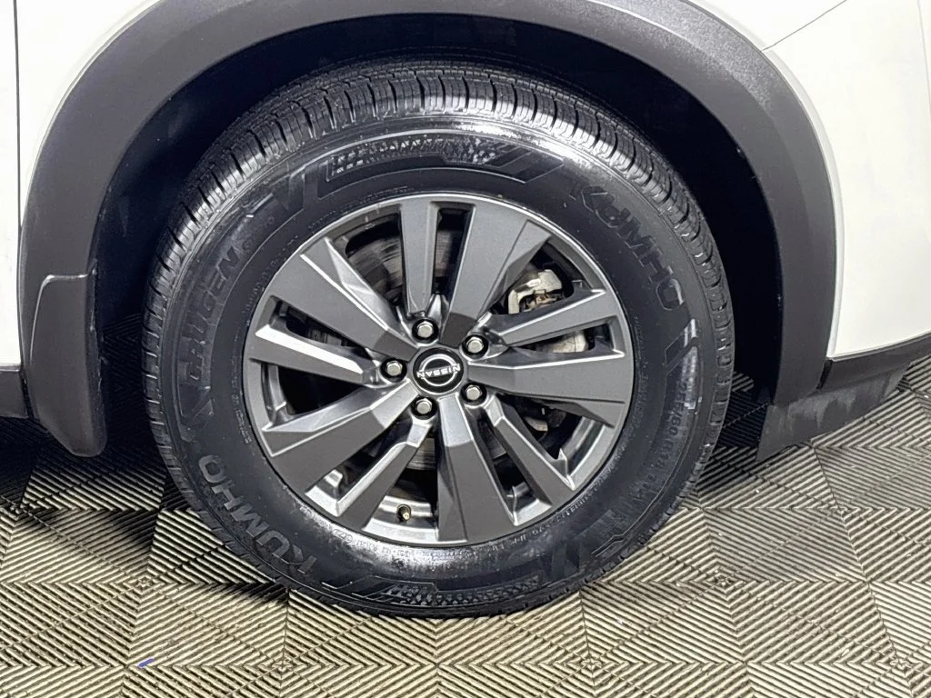 Used 2024 White Nissan S image 22