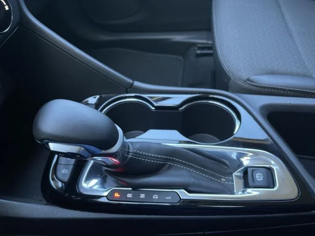 Used 2025 White Buick Preferred image 19