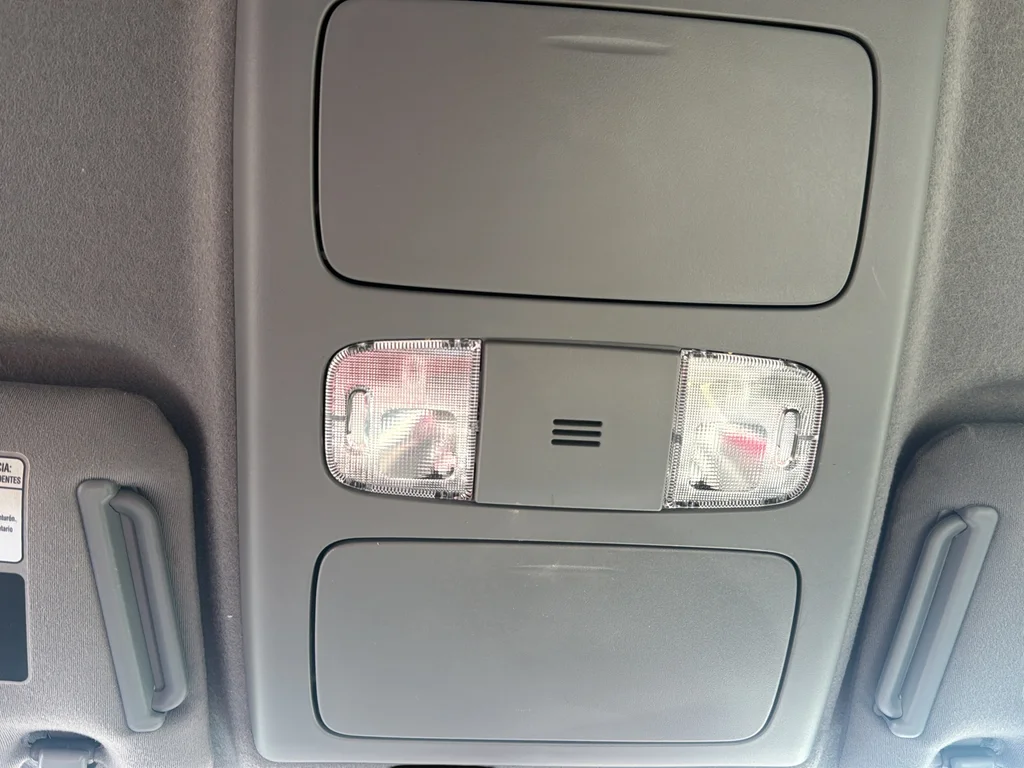 Used 2015 Red Toyota Base image 38