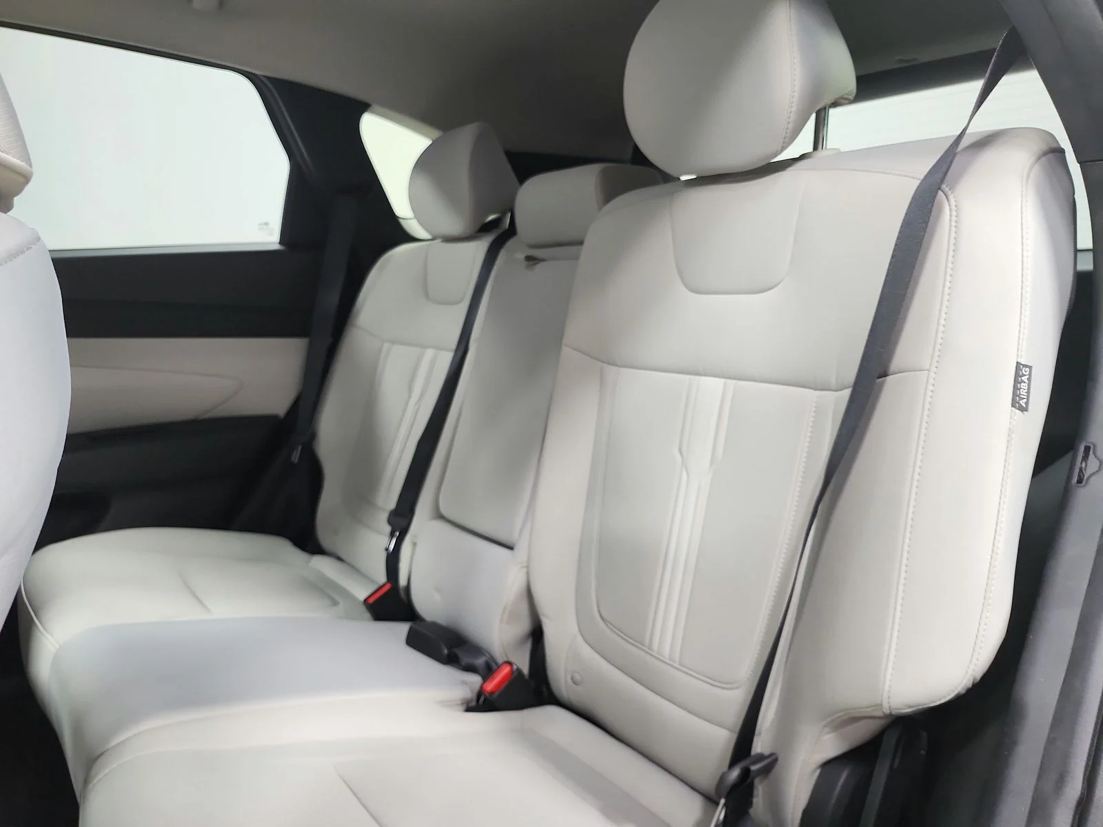 Used 2025 Phantom Black Hyundai SEL image 11