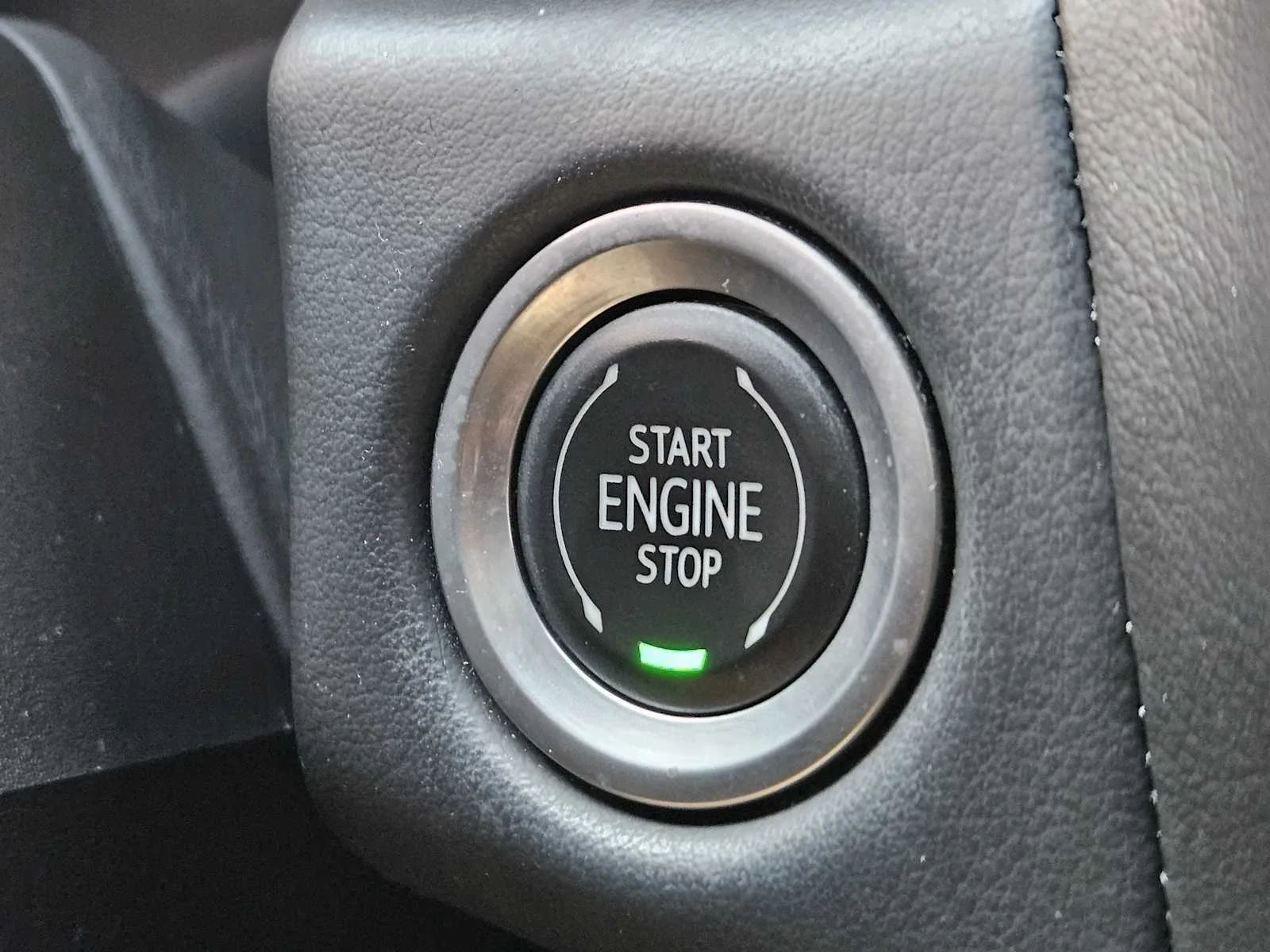 Used 2022 Summit White Chevrolet Z71 image 15