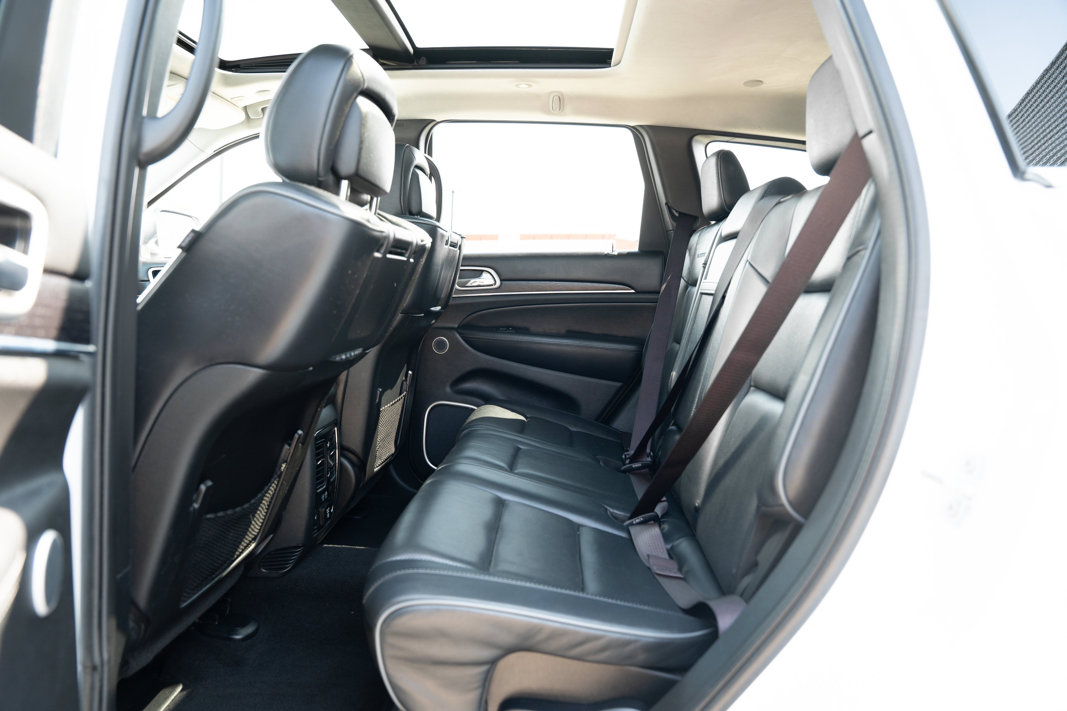 Used 2020 Bright White Clearcoat Jeep Summit image 22