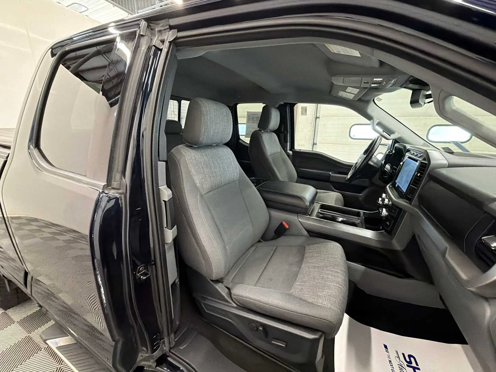 Used 2022 Antimatter Blue Metallic Ford XLT image 25