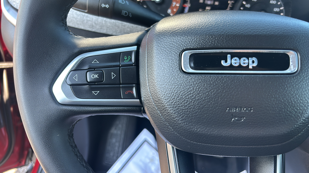 Used 2025 Red Jeep Latitude image 29