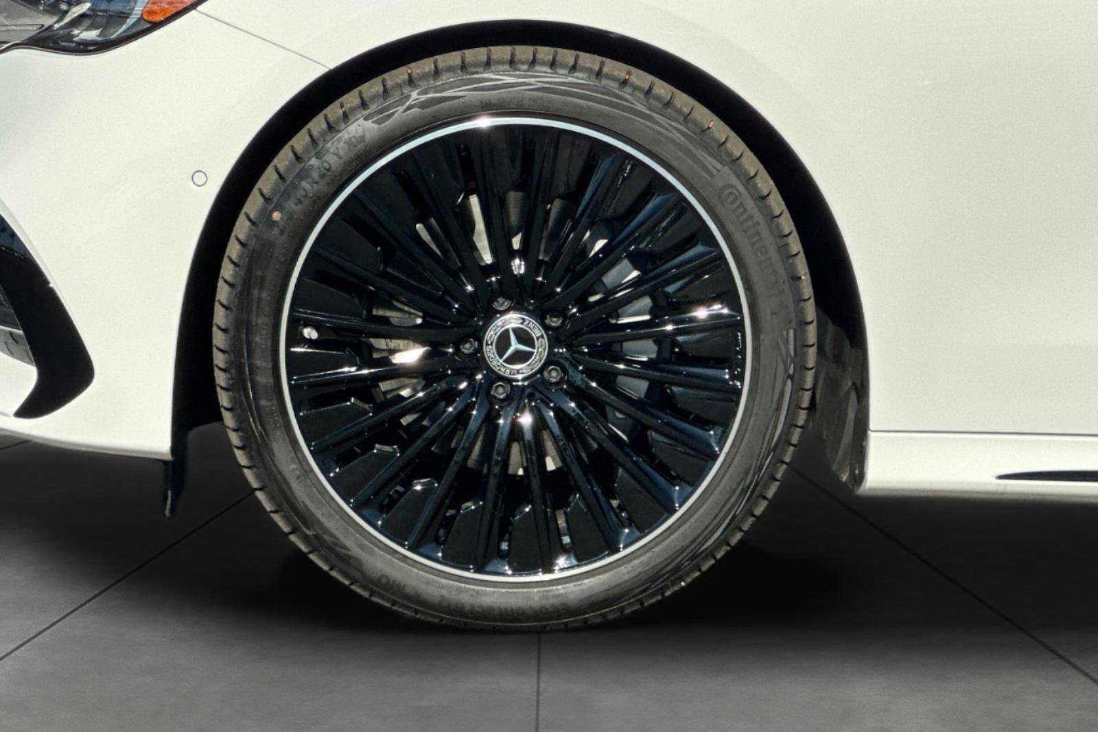New 2026 Polar White Mercedes-Benz E 350 image 3