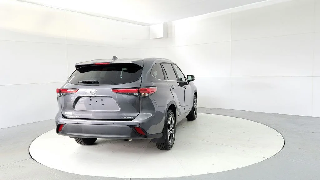 Used 2023 Gray Toyota XLE image 5
