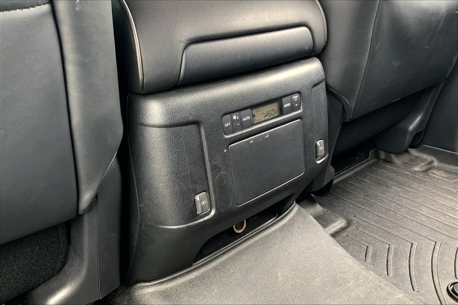 Used 2019 Liquid Platinum INFINITI LUXE image 28