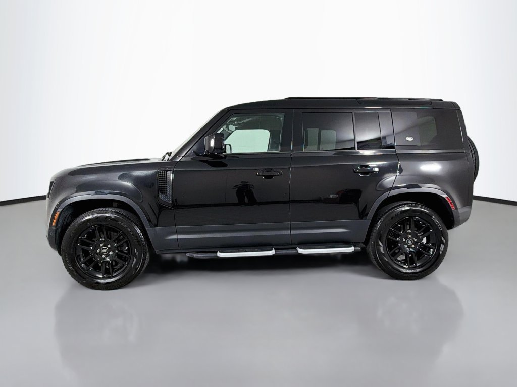 Used 2022 Black Land Rover S image 8