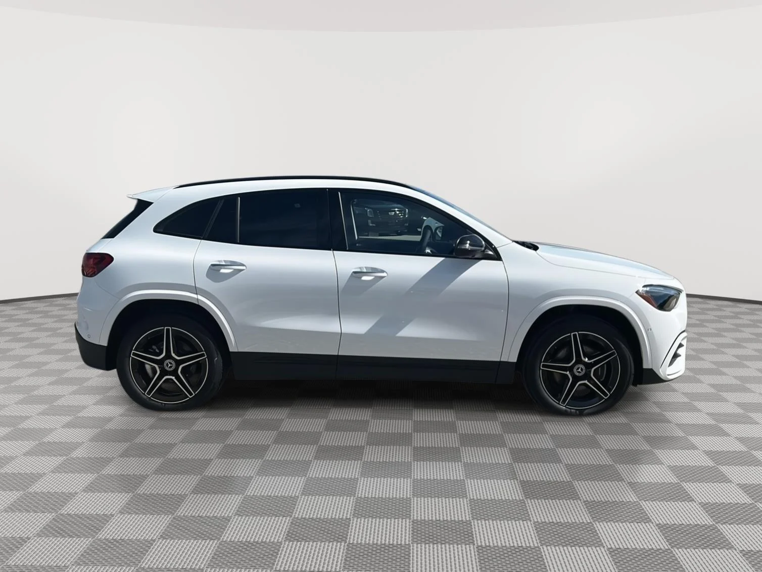New 2026 Polar White Mercedes-Benz GLA 250 image 2